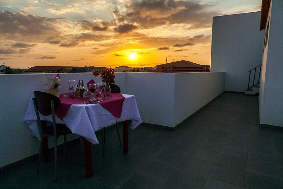 Hotel Central Sal Santa Maria Bagian luar foto